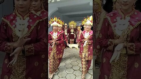 Pengantin Adat Palembang Menuju Pelaminan. di Iringi Para Penari #shorts #shortvideo #short