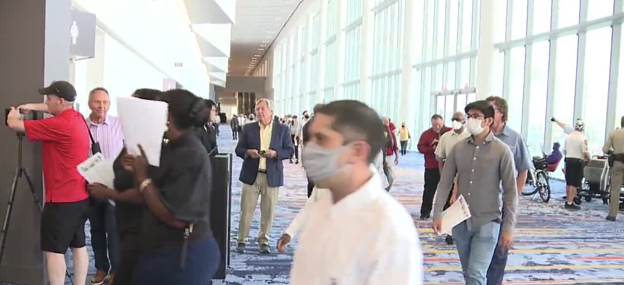 Thousands of job-seekers attend hiring event at Las Vegas Convention Center