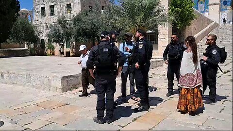 Jews praying on Temple Mount 5784