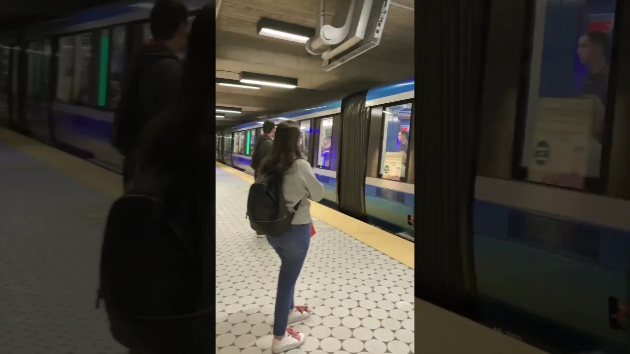 Late afternoon Peel Metro Crowd