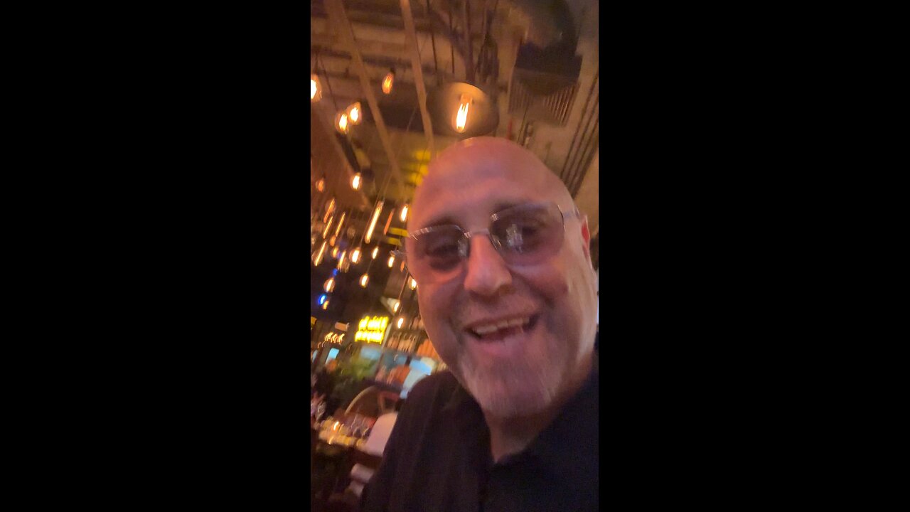 Wonderful Man From Israel Say “Vietnam Is Heaven On Earth “