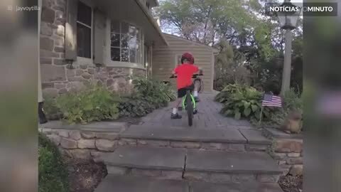 Tem 5 anos e já domina a BMX