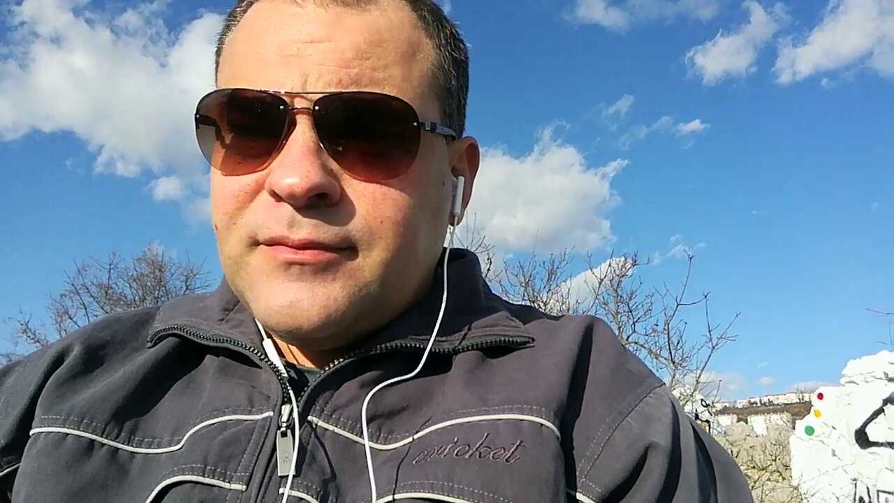 Gangstalking , Reflection On Hand Signs & Coughing