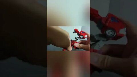 Studio Series 86-17 Voyager Ironhide Transformation - A Rodimusbill Short Video
