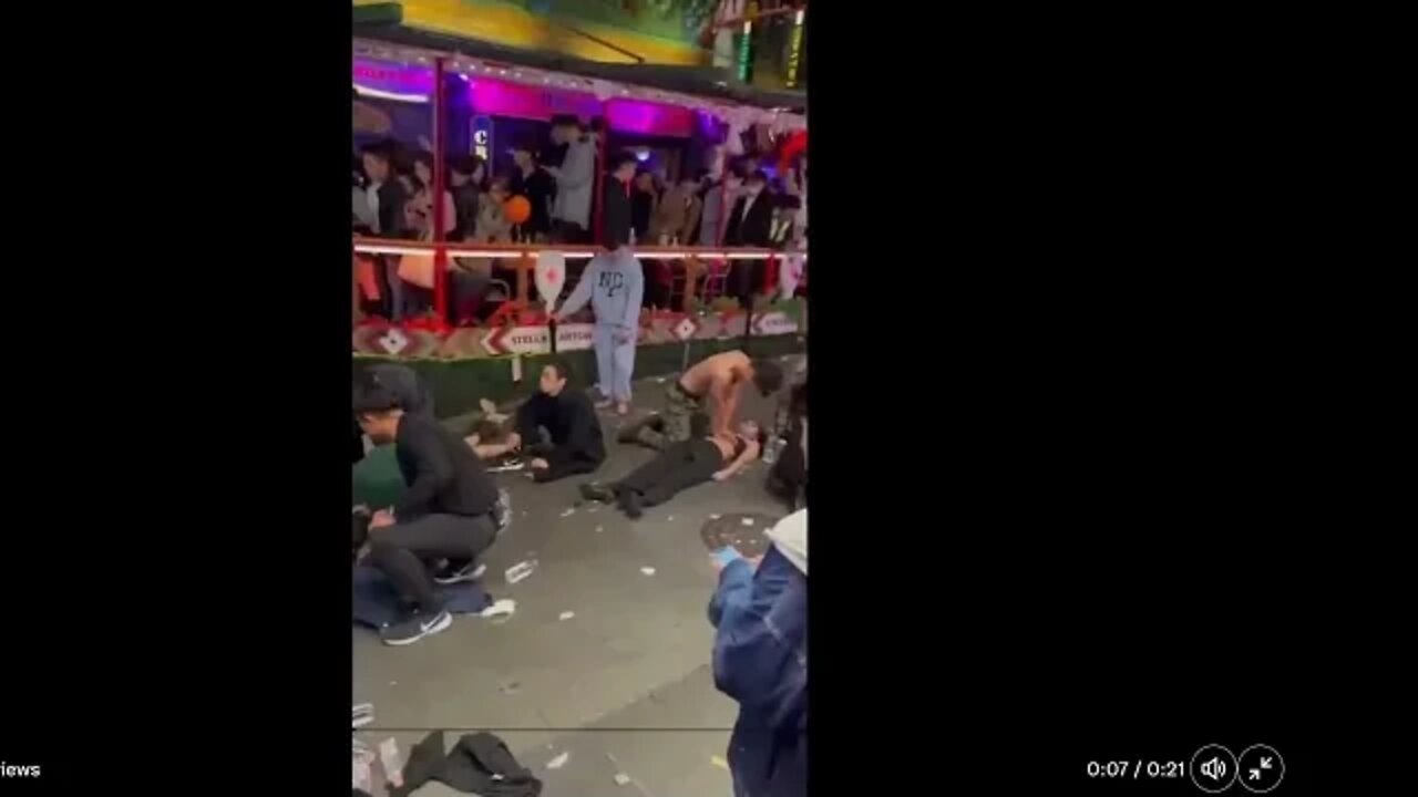 Several Dead South Korea Halloween Stampede, CPR (Graphic)