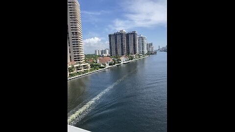Aventura side view