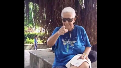 Mexican Grandma's Awake AF, This Is Why The Jab Mandate Wouldn't Fly In Mexico
