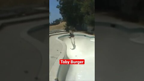 FLOWING A SICK PIT! #poolskateboarding #skateboarding #poolskating