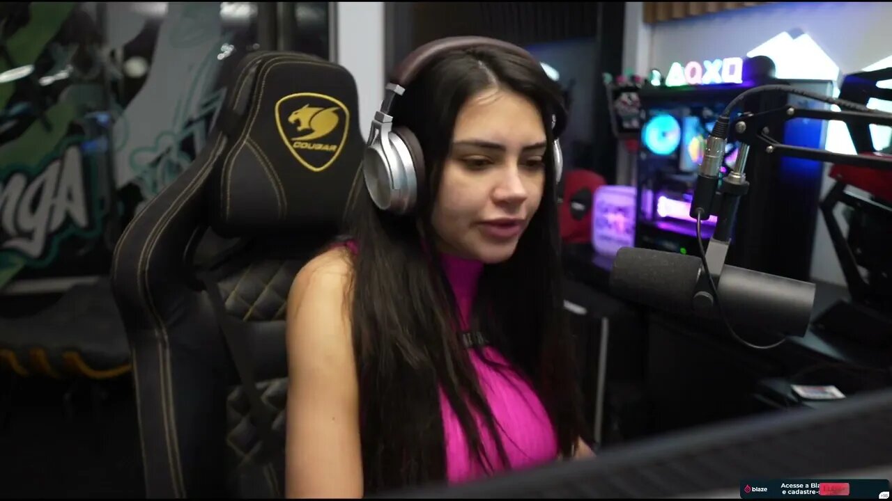 O chat do Coringa falou para a Taina dar ALT + F4 e ela fez isso kkkk