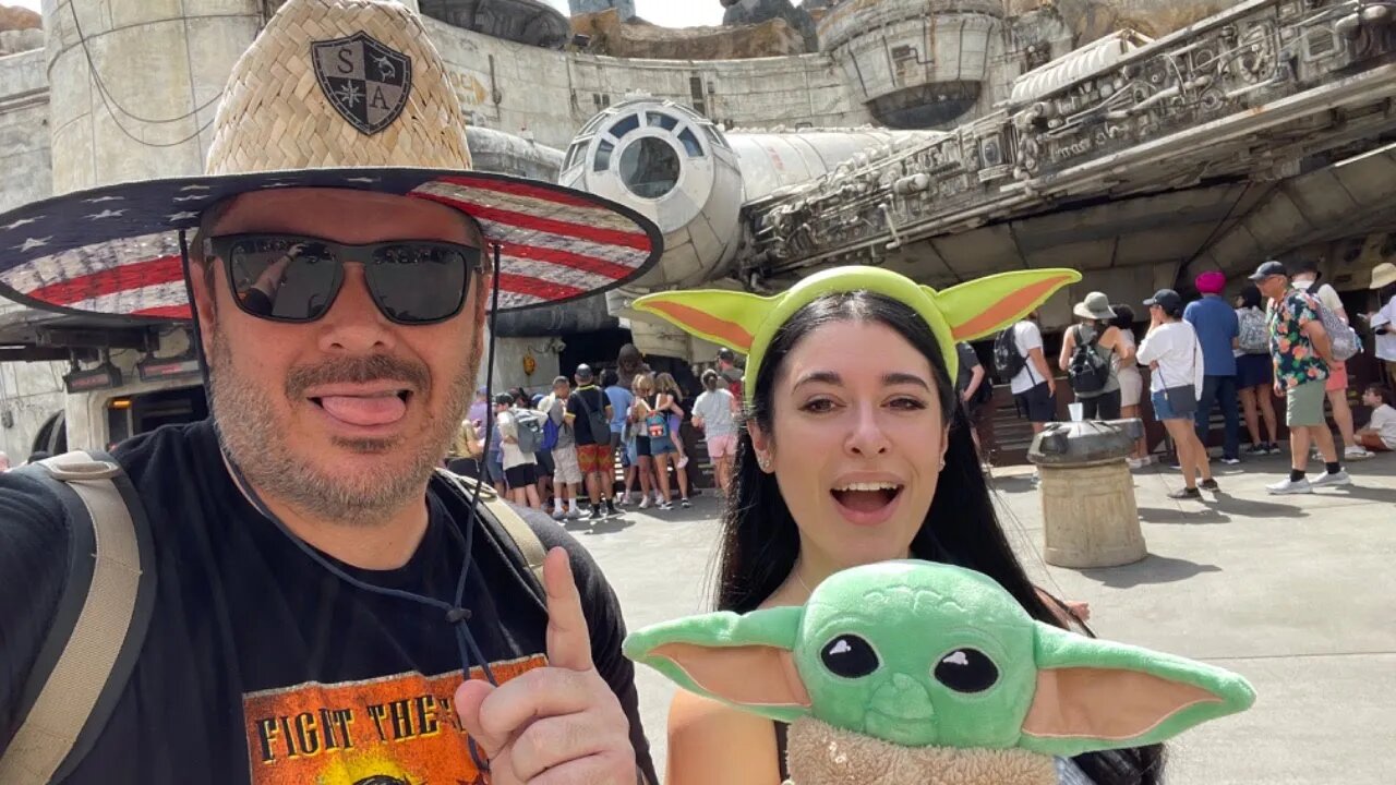 Krista’s First Time at Galaxy’s Edge! Will she be disappointed?