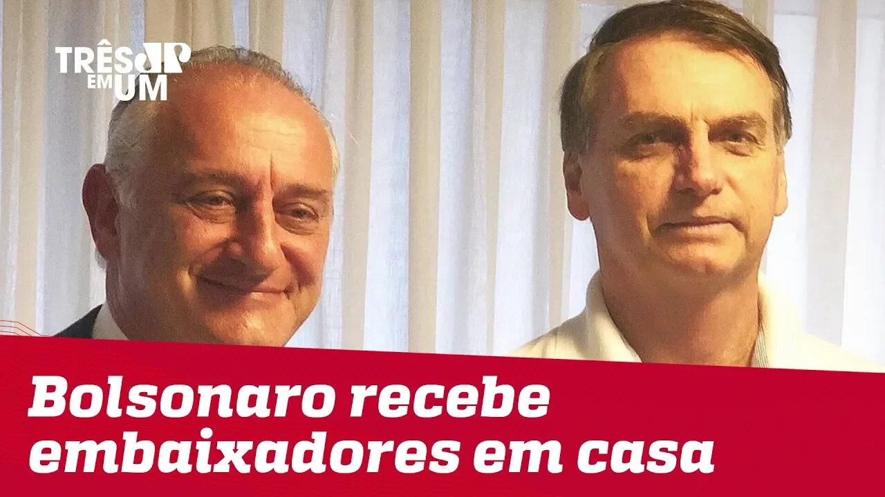 Jair Bolsonaro recebe embaixadores em sua casa, no Rio de Janeiro