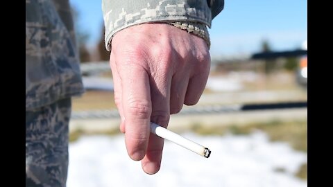 Troops younger than 21 could again buy, use tobacco products under proposed change