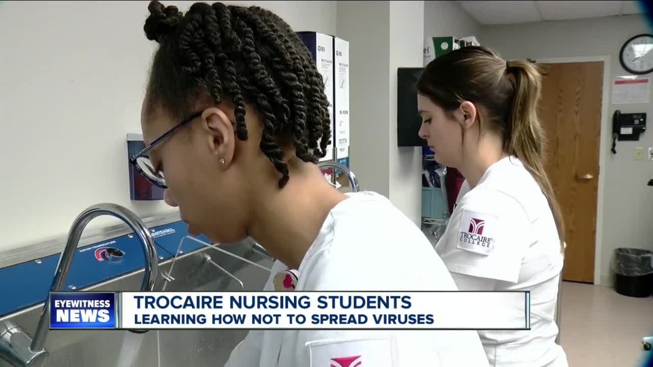 Nursing students train not to spread viruses & infectious diseases