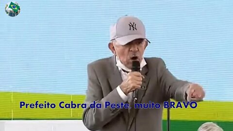 BOLSONARO E O "CABRA DA PESTE" UM POUCO DE LEVEZA NESSE AMBIENTE TÃO CÓTICO E PESADO DA POLÍTICA
