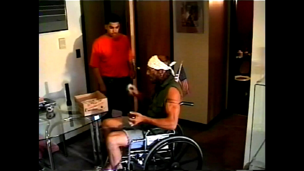 DELIVERY MAN STANDS UP TO AN UNHINGED VIETNAM VET