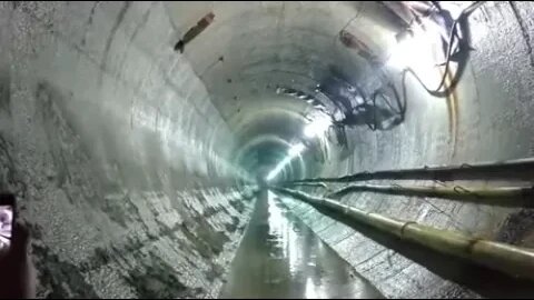 The series of shockwaves from this explosion in a tunnel