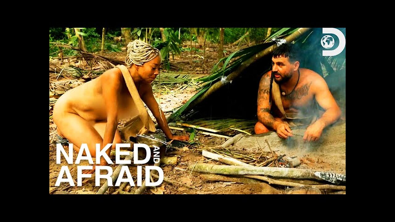 Two SuperFans Face the Colombian Wilderness Naked and Afraid