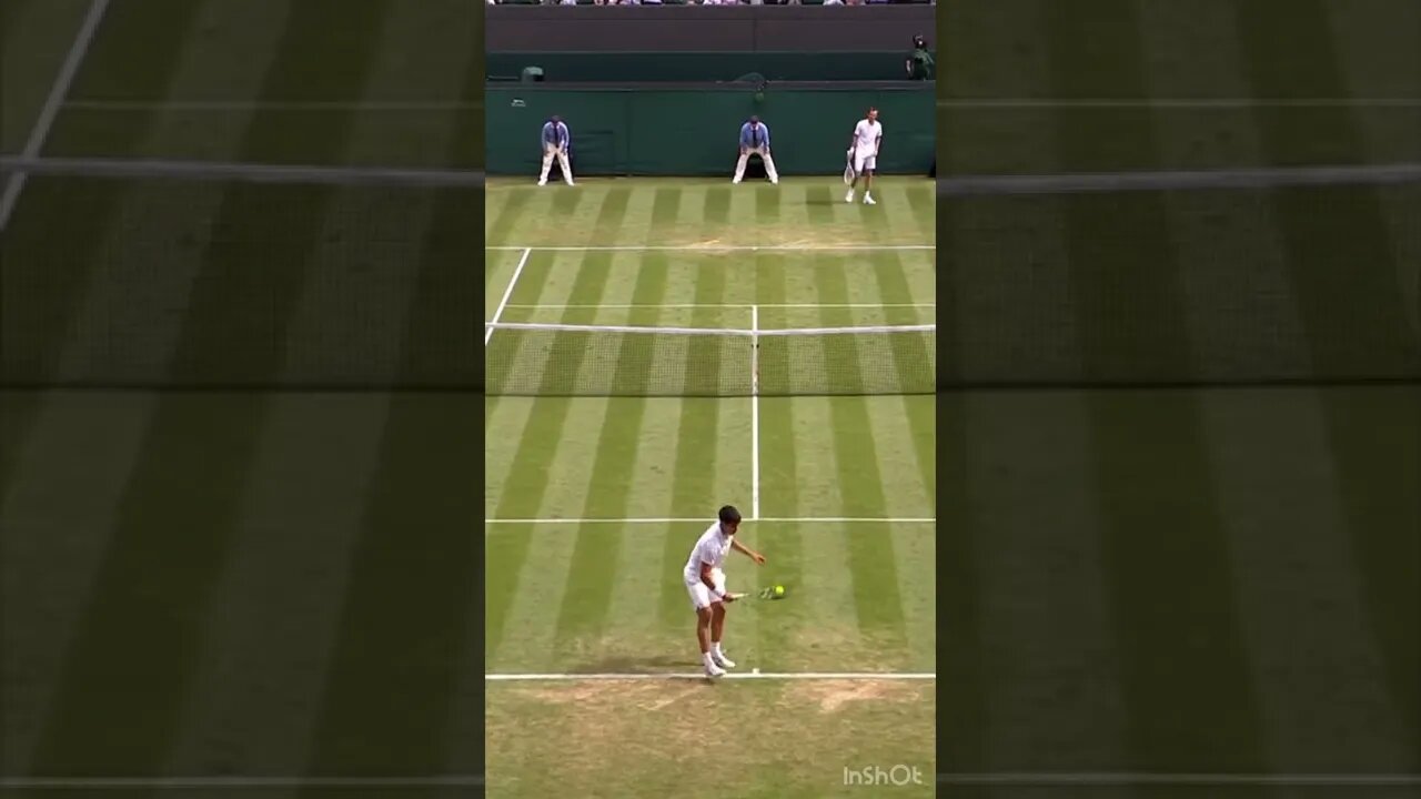 Carlos Alcaraz Smooth Racket Catch at Wimbledon