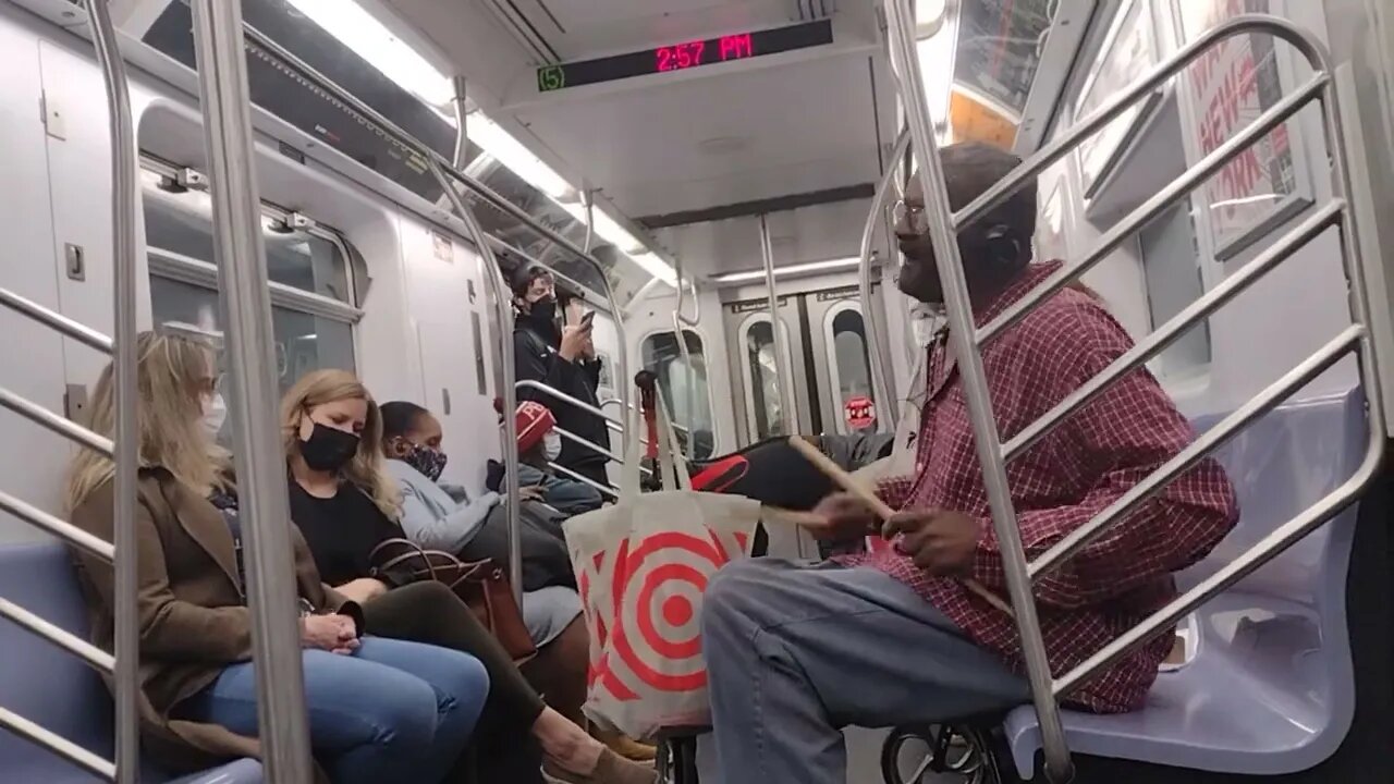 Just another day on the @NYCTSubway @SubwayCreatures 5/2/2022. Heading uptown 5 train.