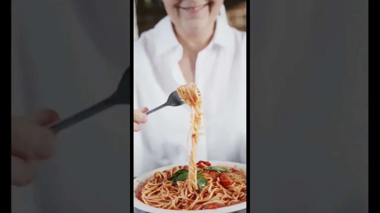 Using Fork To Eat Spaghetti #food #foodline #hot