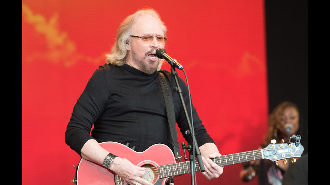 Sir Barry Gibb reveals home intrusion problems: 'People were climbing over the walls'