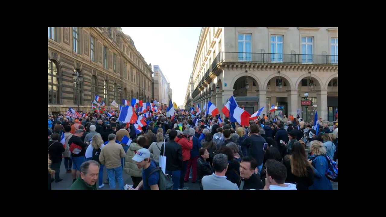 Manifestation contre le pass Vaccinal place du Place du Palais Royal à Paris le 26/03/2022 - Vidéo 4