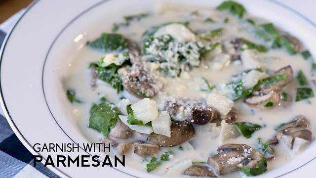 Spinach and tortellini soup