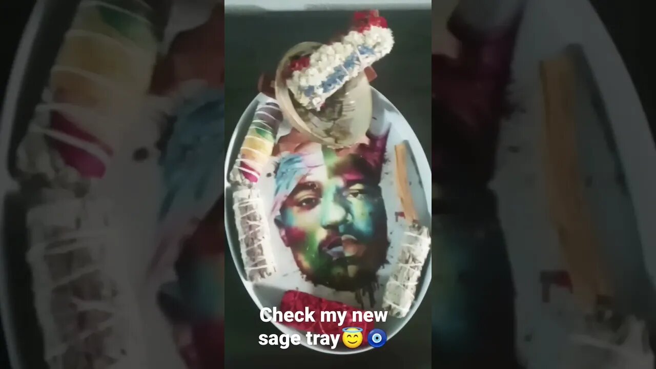 check out my new spiritual kit tray it came with biggie and pac. face on it. i love it😇🧿👑