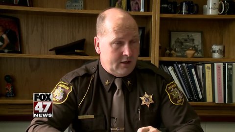 Signature gathering to oust Sheriff