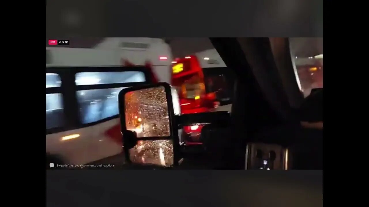 BUS 🚎 LOADS OF 👮♀️POLiCE 🚔 POSTURiNG ⏳IN OTTAWA 🏛