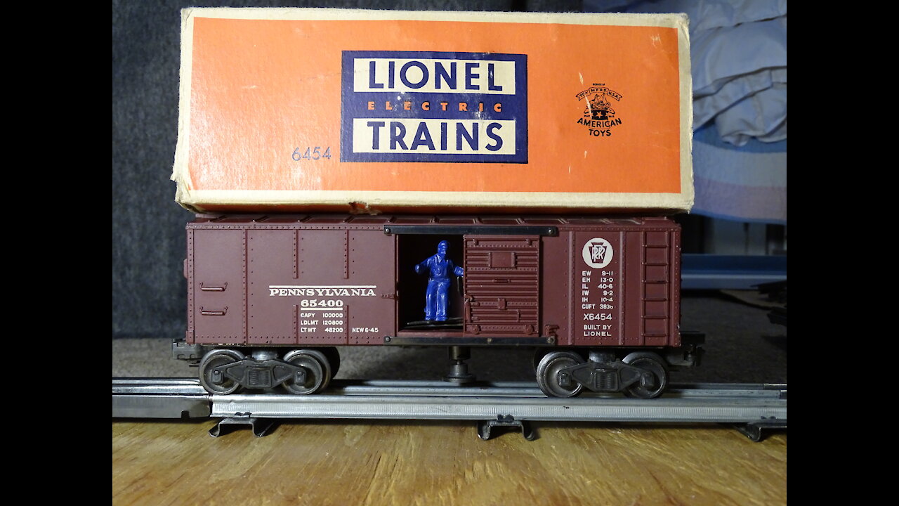 Lionel Southern Pacific Operating Box Car no. 6454, hhill5281