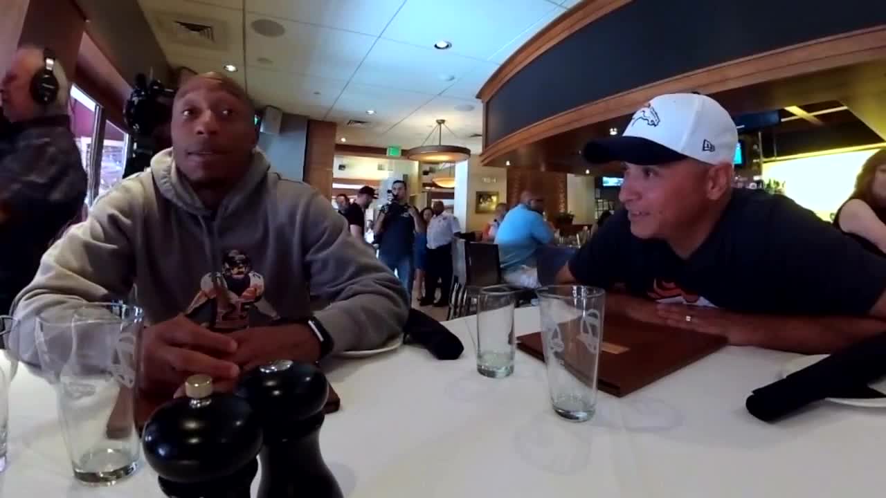 Table7: Chris Harris Jr. sits down with fans