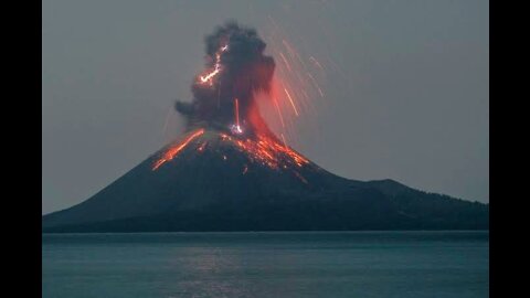 😱 Son of the erupting krakatoa volcano 🌋