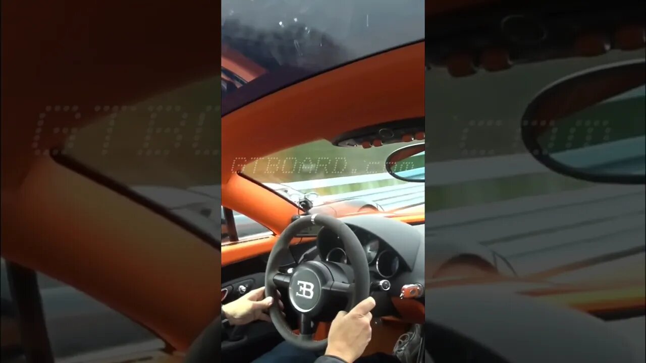 Extreme hypercar race Bugatti Veyron Vitesse vs Koenigsegg Agera R #hypercar #bugatti #veyron