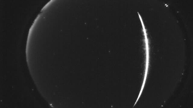 Bright fireball burned long and crumbled into fragments