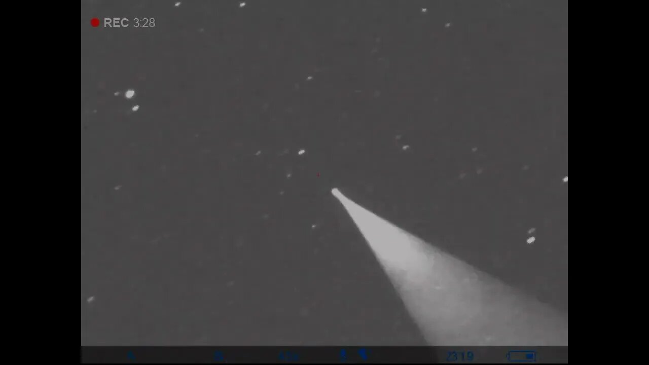 2 UFOs do a short loop very high speed