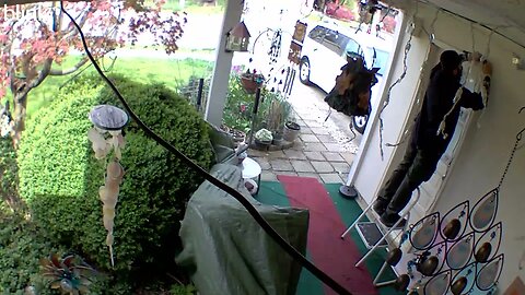 2_WEST_FLOODLIGHT_VIDEO_CAM_2023-04-08T11_45_32-0400.mp4