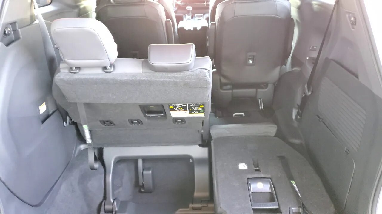 2021 Toyota Sienna Cargo Light