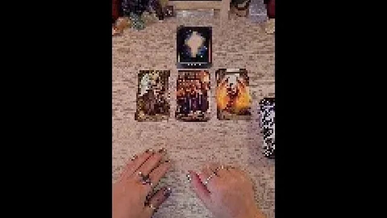 #Aquarius: Light at the end of the tunnel 🙏🏼🔮🙏🏼#tarot #horoscope #tarotscope #shorts #love
