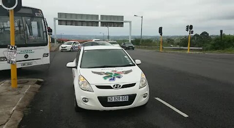 WATCH: Metro buses block roads into Durban (Xmn)