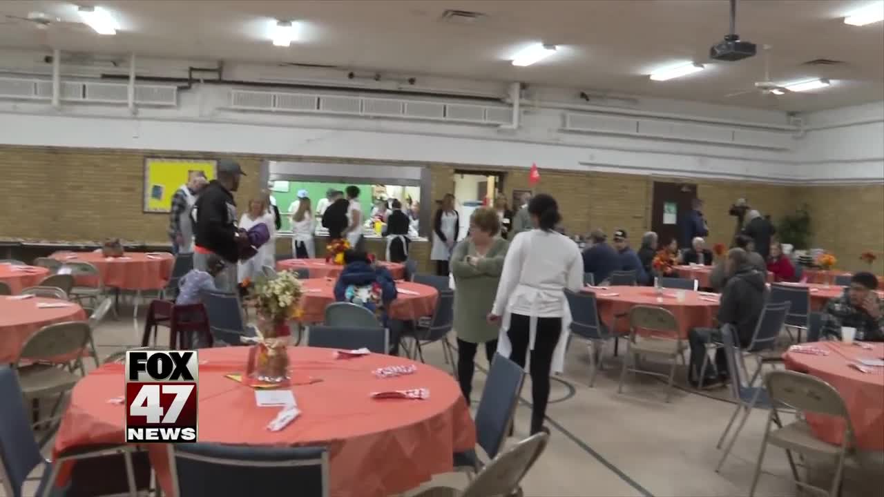 Community center serves Thanksgiving dinner to those who need it