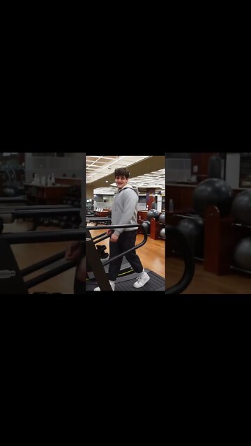 He got called out for skipping leg day lol😂😂😂 #dontskiplegday #legworkout #gymhumor #trashtalk