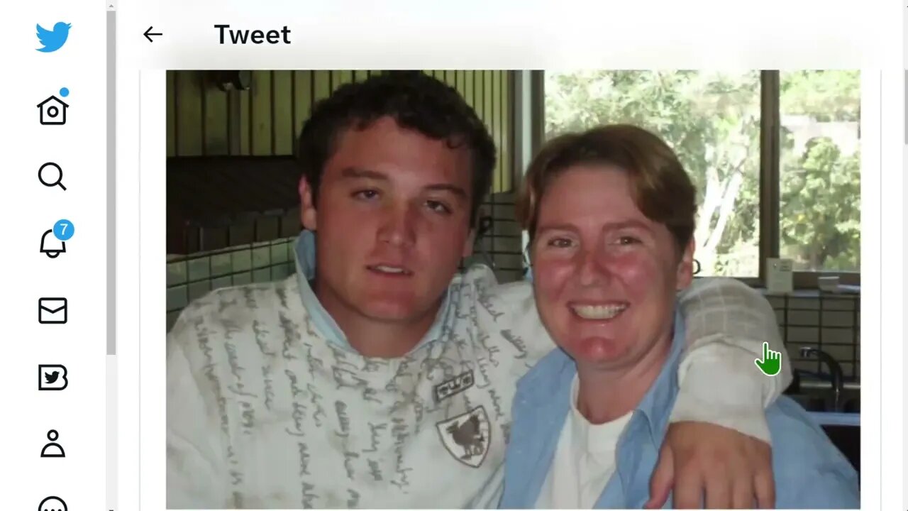 當他小時候因性虐待而起訴教會時，教會反訴他的姨媽說她應該合理地知道把他留給牧師是危險的