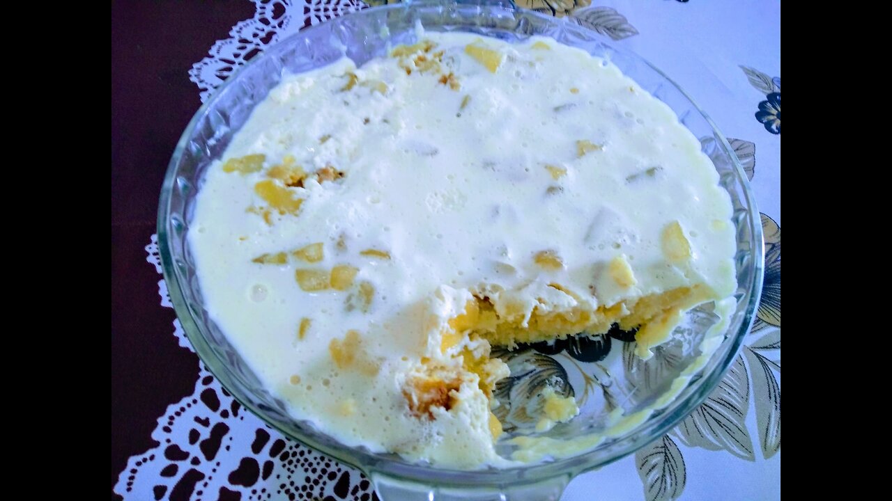 PINEAPPLE MOUSSE CAKE