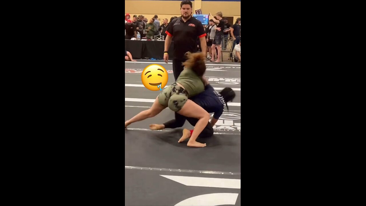 If she makes it clap does it = tap? 🤔 jiu jitsu