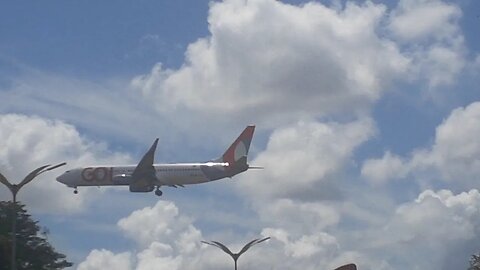 Boeing 737-800 PR-VBL na aproximação final antes de pousar em Manaus vindo de Brasília