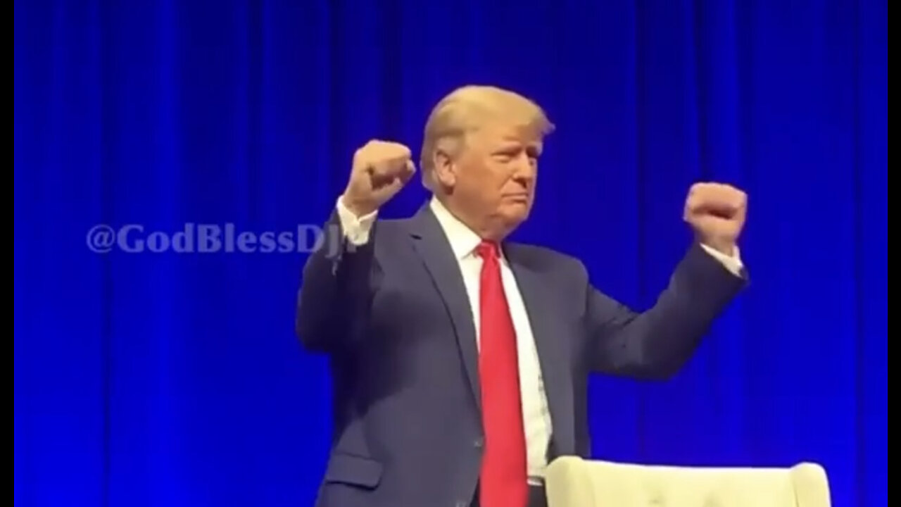 Trump's coming back Patriots. Lyrics: "Hold on, I'm coming." The Trump Dance is back 🇺🇸