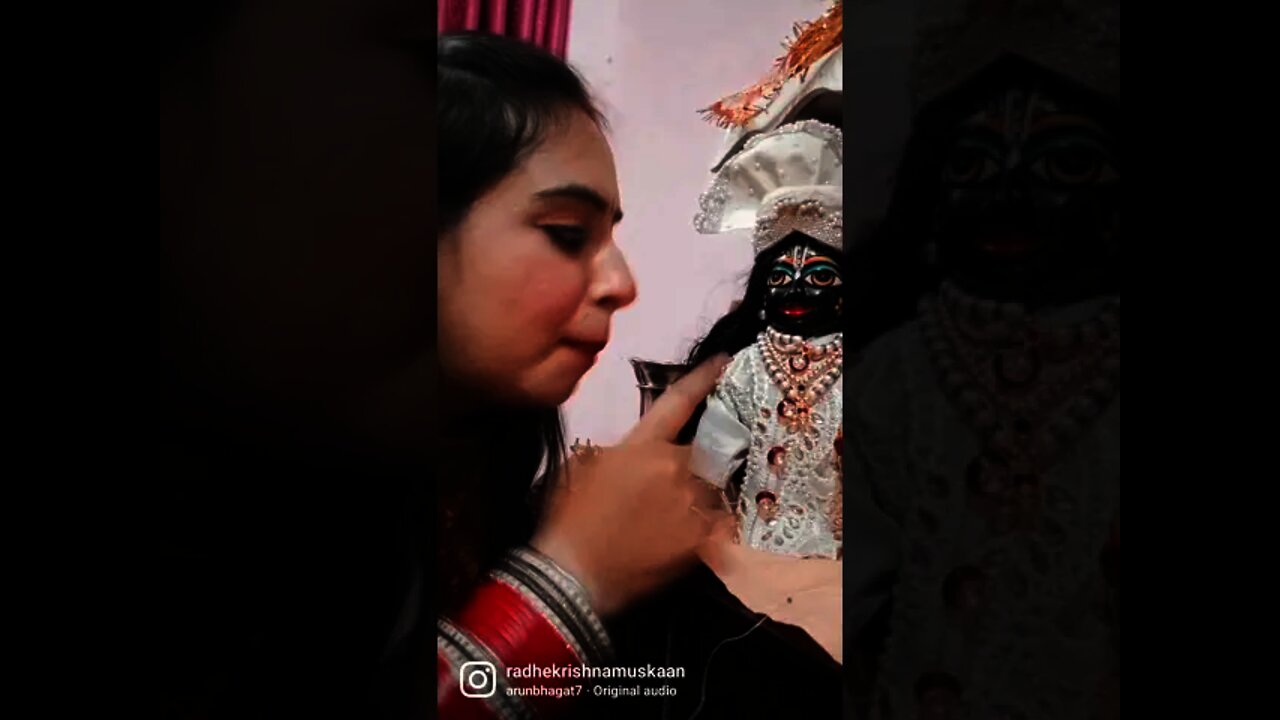 वो जो लाखो में एक होता है ना। मेरे लिए वो तुम हो। #shorts #youtubeshorts l radhe krishna muskaan