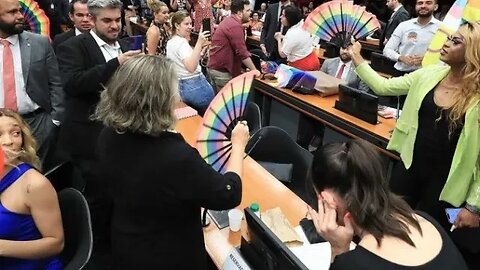 Após pressão, votação do PL que proíbe união homoafetiva é adiada ... se não gera filhos não é união