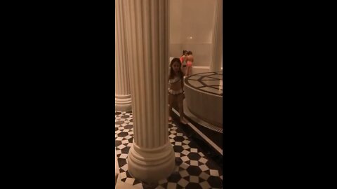 故アイザック・カッピーが命懸けで撮ったエプスタイン島の内部映像